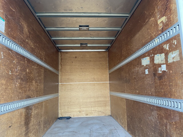 いすゞエルフアルミバン小型（2t・3t）[写真07]