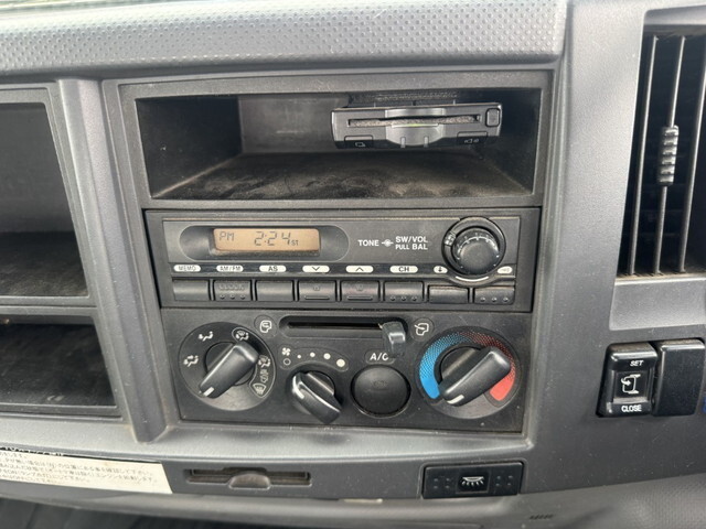 いすゞフォワードクレーン4段中型（4t）[写真23]