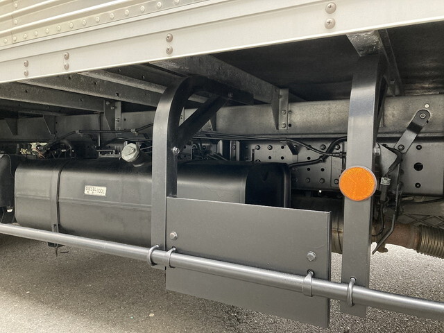 三菱ふそうキャンターアルミバン小型（2t・3t）[写真12]