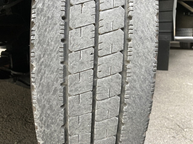 三菱ふそうキャンターアルミバン小型（2t・3t）[写真14]