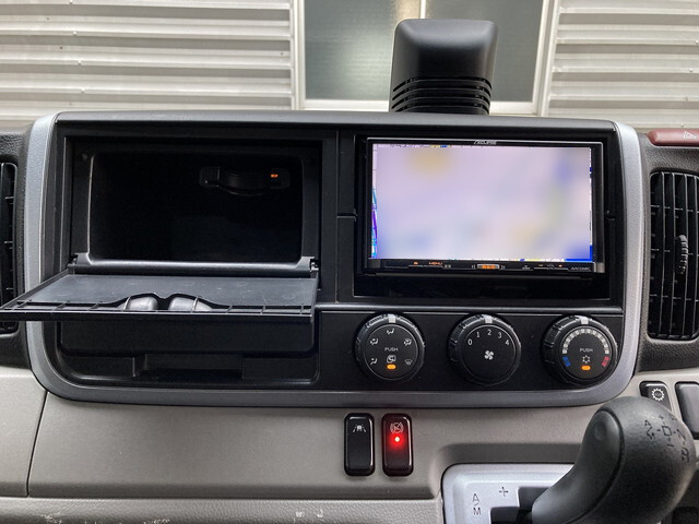 三菱ふそうキャンターアルミバン小型（2t・3t）[写真18]