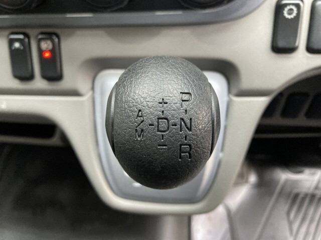 三菱ふそうキャンターアルミバン小型（2t・3t）[写真19]