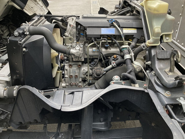 三菱ふそうキャンターアルミバン小型（2t・3t）[写真29]