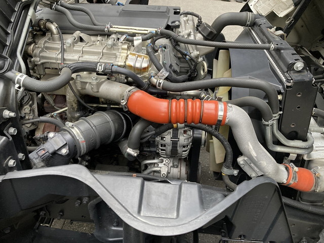 三菱ふそうキャンターアルミバン小型（2t・3t）[写真30]