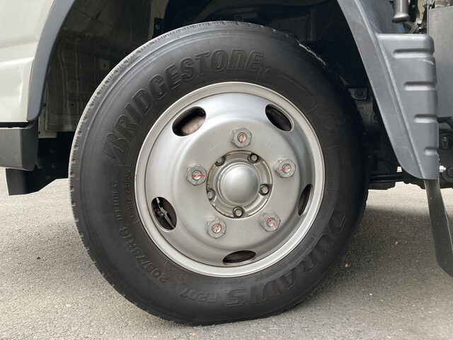 三菱ふそうキャンターアルミバン小型（2t・3t）[写真32]