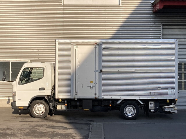 三菱ふそうキャンターアルミバン小型（2t・3t）[写真06]