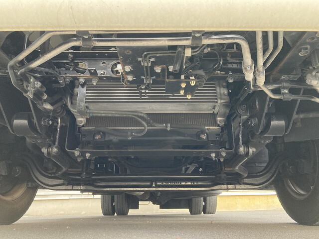 三菱ふそうキャンターアルミバン小型（2t・3t）[写真09]