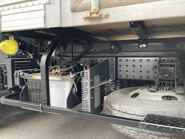 日産アトラスアルミバン小型（2t・3t）[写真09]