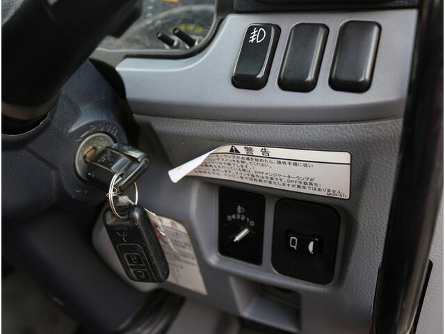 三菱ふそうキャンターダンプ小型（2t・3t）[写真28]