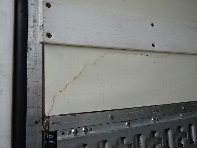 三菱ふそうスーパーグレート冷蔵冷凍ウイング大型（10t）[写真14]