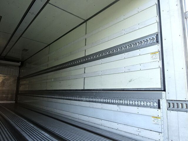 三菱ふそうスーパーグレート冷蔵冷凍ウイング大型（10t）[写真16]