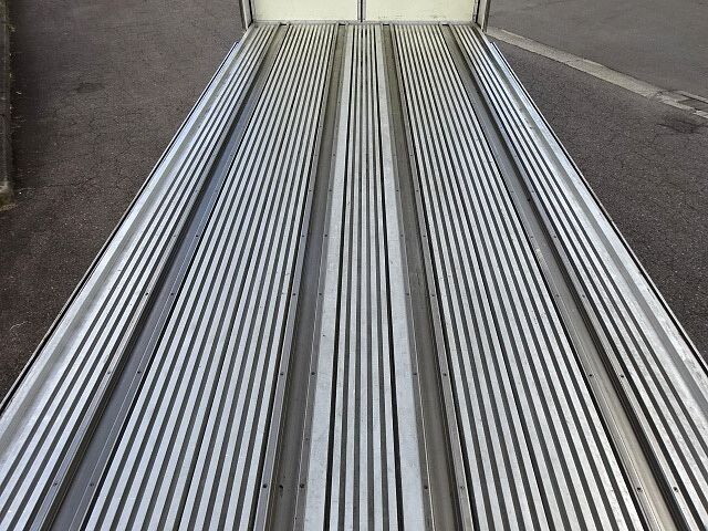 三菱ふそうスーパーグレート冷蔵冷凍ウイング大型（10t）[写真20]