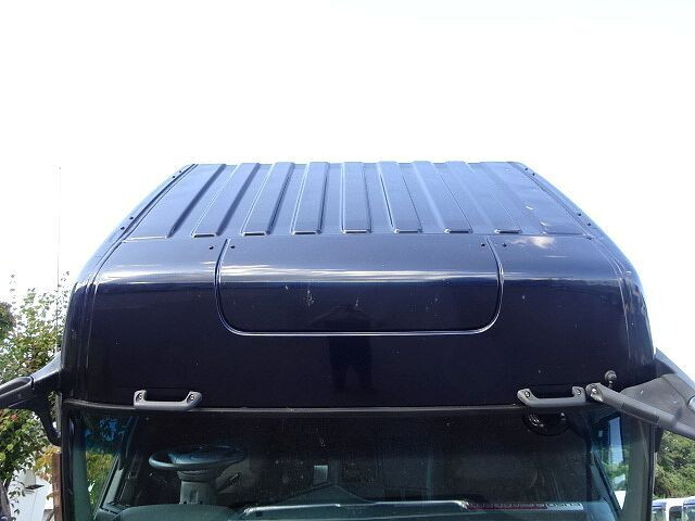 三菱ふそうスーパーグレート冷蔵冷凍ウイング大型（10t）[写真21]