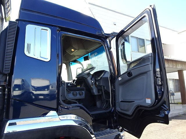 三菱ふそうスーパーグレート冷蔵冷凍ウイング大型（10t）[写真29]