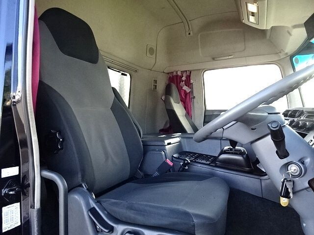 三菱ふそうスーパーグレート冷蔵冷凍ウイング大型（10t）[写真30]