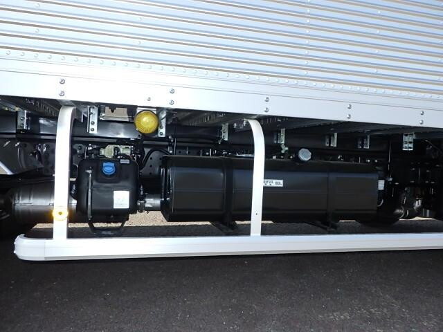 三菱ふそうキャンターアルミバン小型（2t・3t）[写真17]