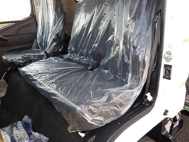 三菱ふそうキャンターアルミバン小型（2t・3t）[写真23]