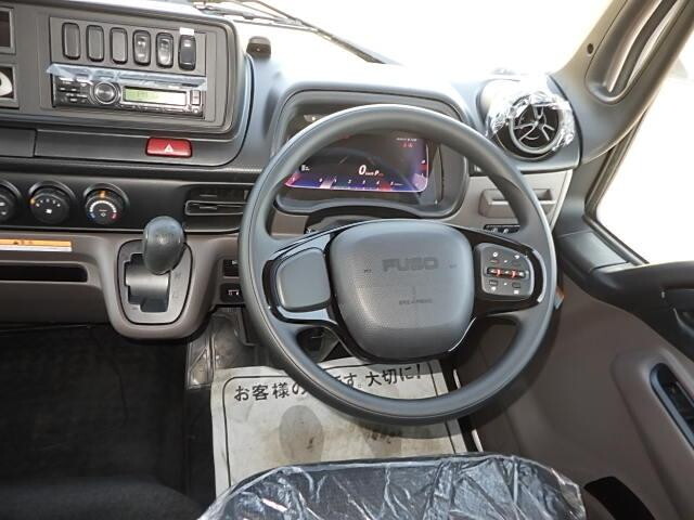 三菱ふそうキャンターアルミバン小型（2t・3t）[写真24]