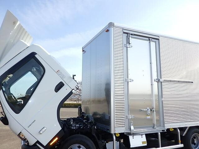 三菱ふそうキャンターアルミバン小型（2t・3t）[写真26]