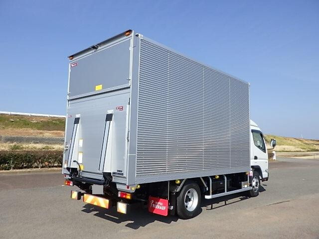 三菱ふそうキャンターアルミバン小型（2t・3t）[写真04]