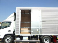 三菱ふそうキャンターアルミバン小型（2t・3t）[写真06]