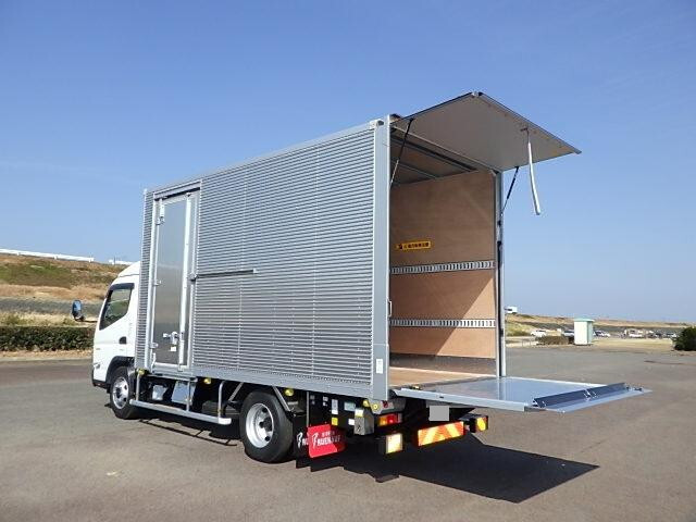 三菱ふそうキャンターアルミバン小型（2t・3t）[写真07]