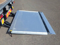 三菱ふそうキャンターアルミバン小型（2t・3t）[写真09]