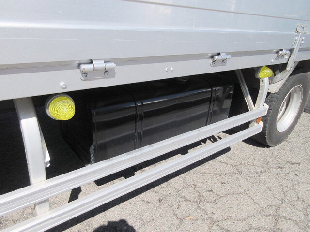 日野レンジャーアルミウイング中型（4t）[写真10]