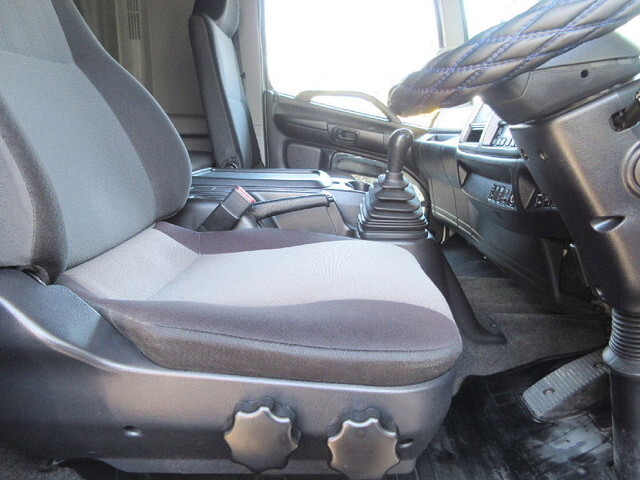 日野レンジャーアルミウイング中型（4t）[写真22]