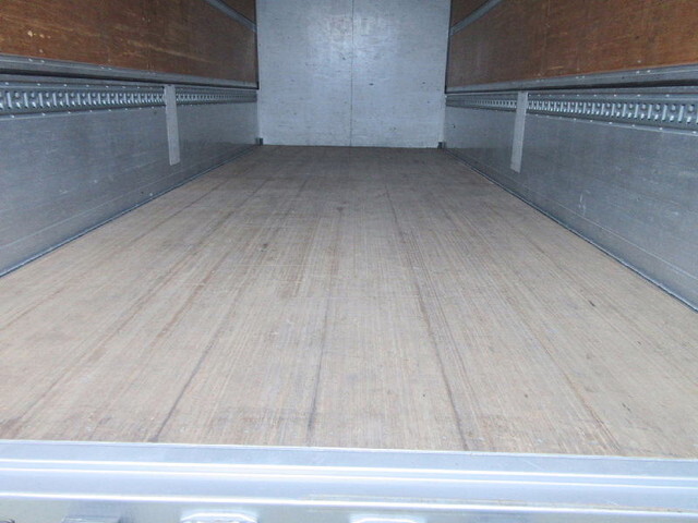 日野レンジャーアルミウイング中型（4t）[写真06]