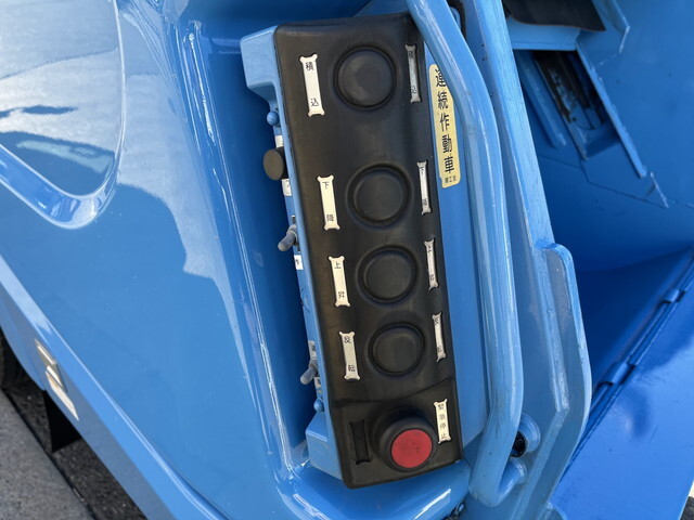 いすゞエルフパッカー車（塵芥車）小型（2t・3t）[写真15]