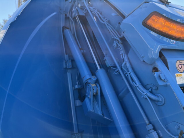 いすゞエルフパッカー車（塵芥車）小型（2t・3t）[写真16]