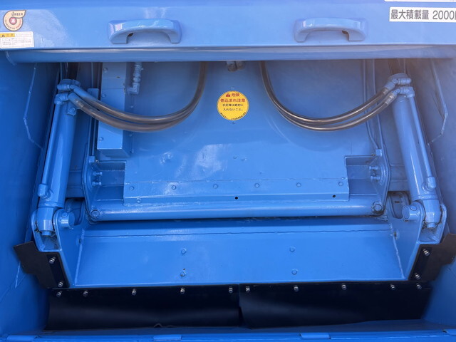 いすゞエルフパッカー車（塵芥車）小型（2t・3t）[写真18]