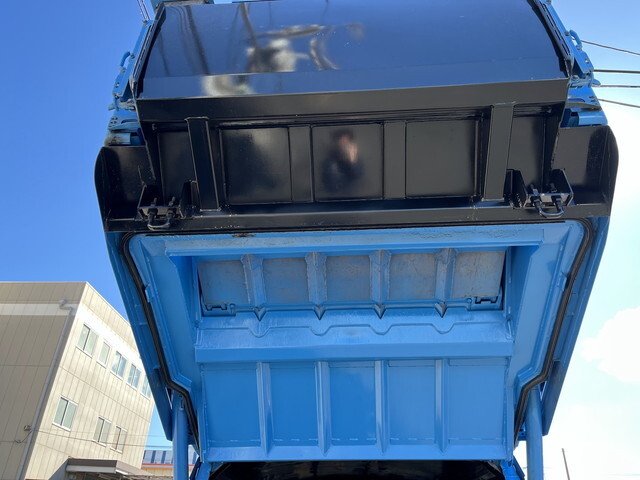 いすゞエルフパッカー車（塵芥車）小型（2t・3t）[写真22]