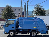 いすゞエルフパッカー車（塵芥車）小型（2t・3t）[写真08]