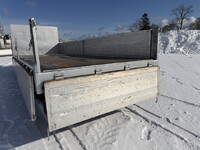 いすゞフォワード平ボディ中型（4t）[写真21]