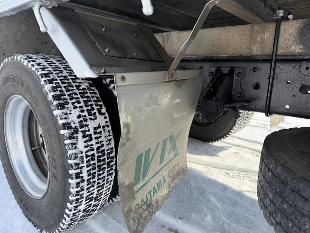 いすゞフォワード平ボディ中型（4t）[写真23]