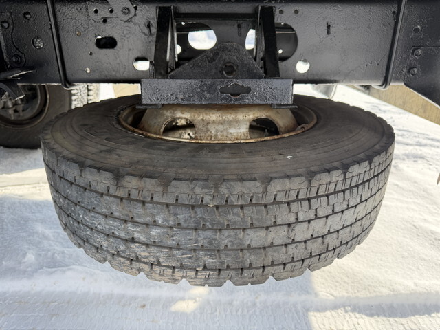 いすゞフォワード平ボディ中型（4t）[写真25]