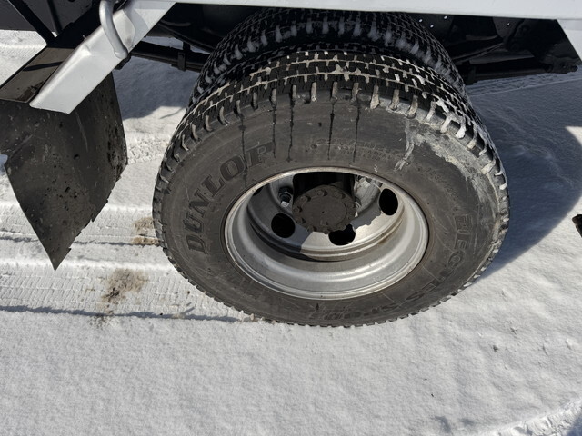 いすゞフォワード平ボディ中型（4t）[写真27]