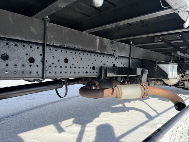 いすゞフォワード平ボディ中型（4t）[写真29]