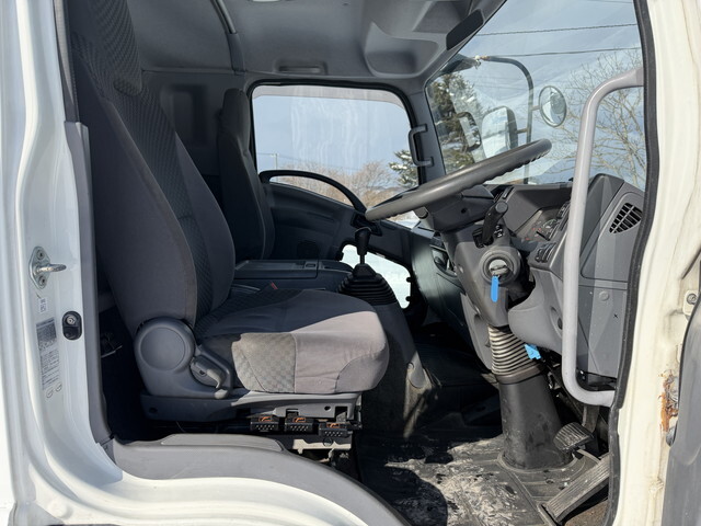 いすゞフォワード平ボディ中型（4t）[写真31]