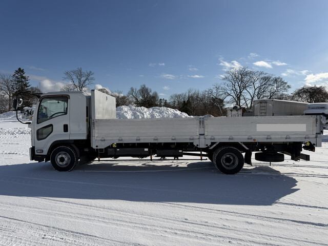 いすゞフォワード平ボディ中型（4t）[写真05]