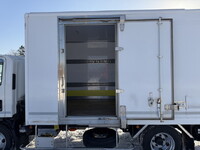 いすゞエルフアルミバン小型（2t・3t）[写真13]