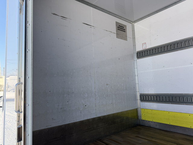 いすゞエルフアルミバン小型（2t・3t）[写真13]