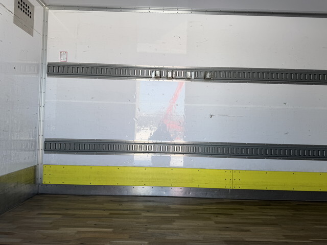 いすゞエルフアルミバン小型（2t・3t）[写真14]