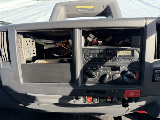 いすゞエルフアルミバン小型（2t・3t）[写真27]