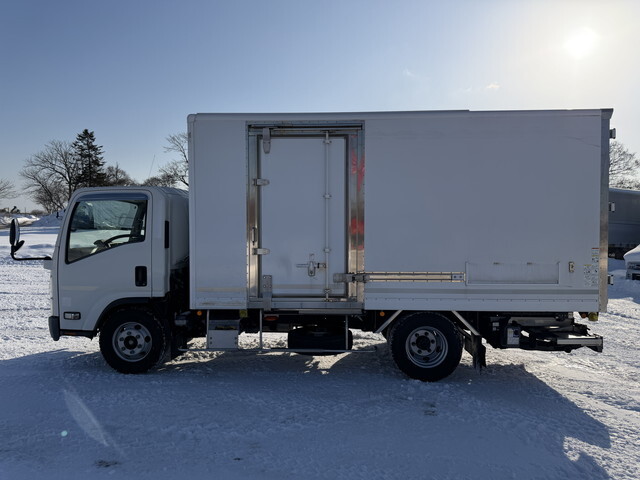 いすゞエルフアルミバン小型（2t・3t）[写真05]