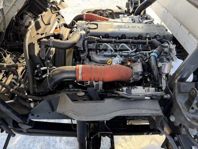 いすゞエルフアルミバン小型（2t・3t）[写真08]