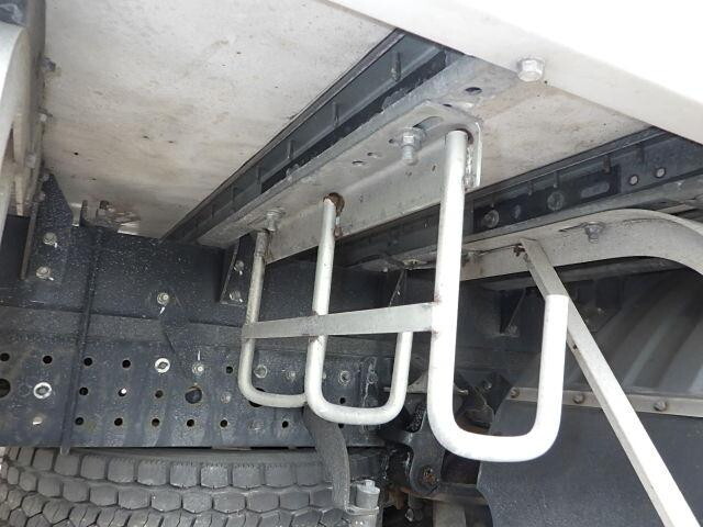 三菱ふそうキャンターアルミウイング小型（2t・3t）[写真14]