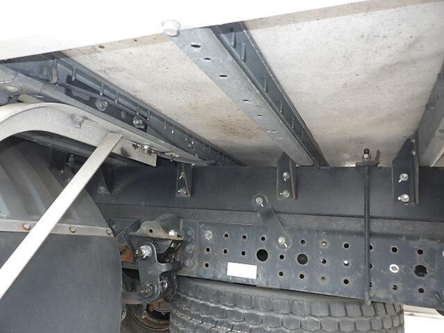 三菱ふそうキャンターアルミウイング小型（2t・3t）[写真16]